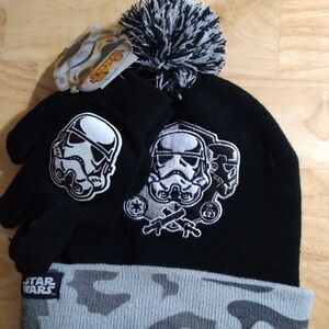 NWT Star Wars Storm Trooper Hat & Gloves Set